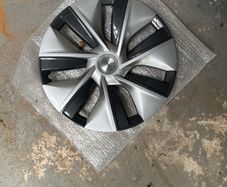 Tesla Y 19' wheel trim