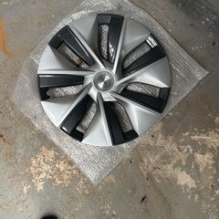 Tesla Y 19' wheel trim