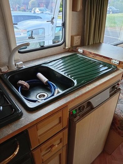 5 Bert Caravan