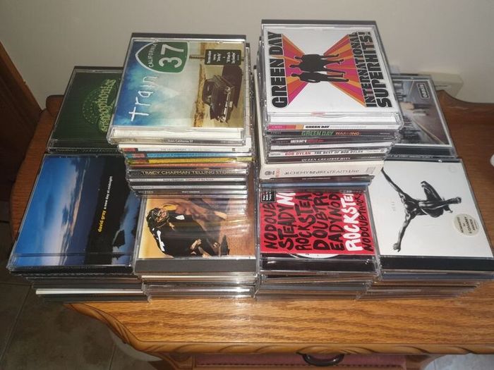 Original Music CD's x 100 (Lot No.1)