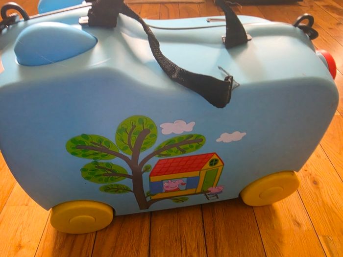 child suitcases