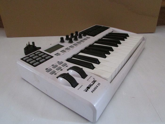 panda 25 Midi Controller