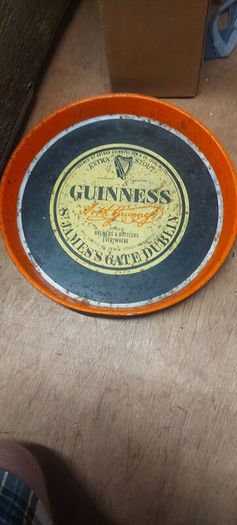 vintage Guinness metal drinks tray ,hard to come by, collectors item,,buyer collects or pays postage thank you, great advertising patina,,used condition, see pictures for condition, sold as seen