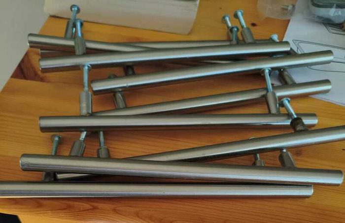 Kitchen cabinet handles