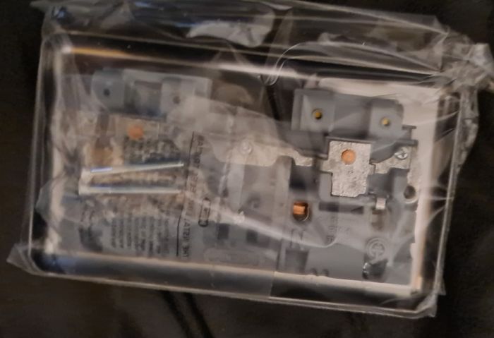 Double switch socket
