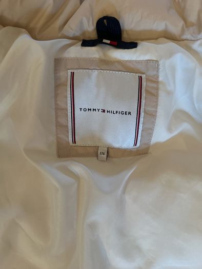 Tommy Hilfiger beige puffa jacket worn once! Like new! Age 16