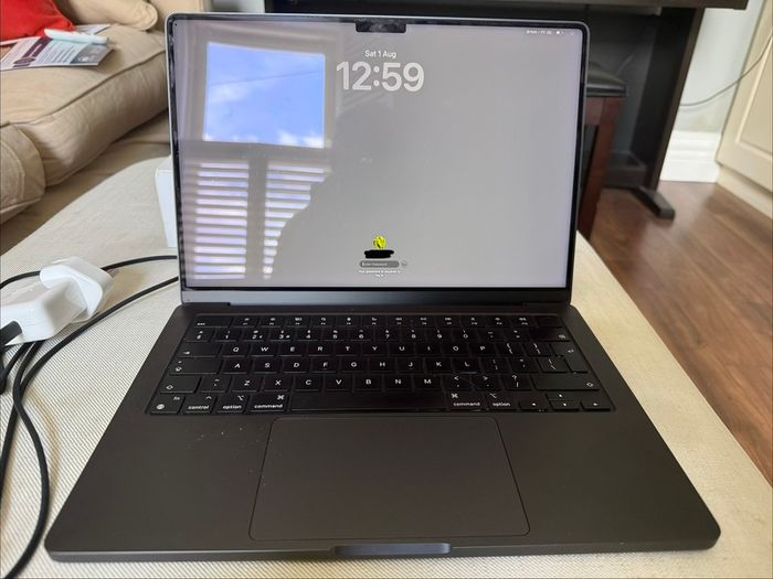 Mac book m3 Pro/14 inch/18GB/512