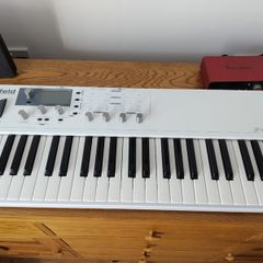 Waldorf Blofeld Keyboard (White) with carry bag