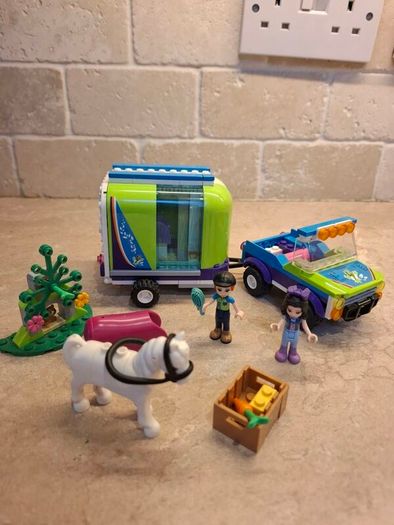 Lego Friends, Mia's Horse Trailer