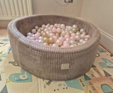 Misioo ball pit with 300 balls