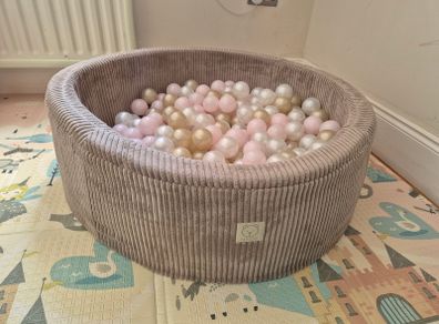 Misioo ball pit with 300 balls