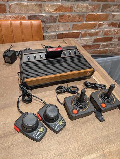 Immaculate Atari 2600 with Two joysticks and Two paddles and Centipede game