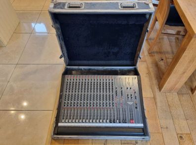 Studiomaster Showmix 16-4-2 Mixing Console - Postage