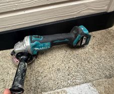 Makita DGA467Z 18V LXT Brushless Angle Grinder