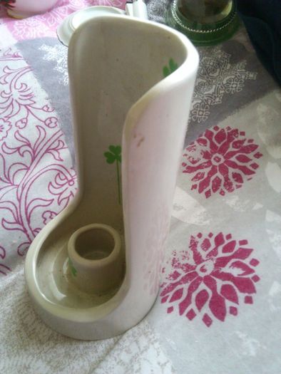 Candle holder.