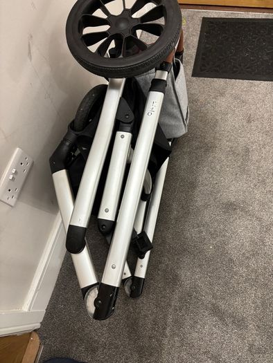 Cruz stroller and seat unit with its cover