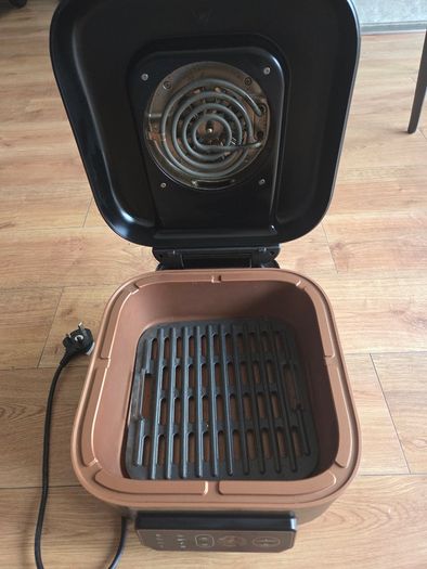 Russell Hobbs Satisfry Air & Grill Multi Cooker, Barely used, Great condition