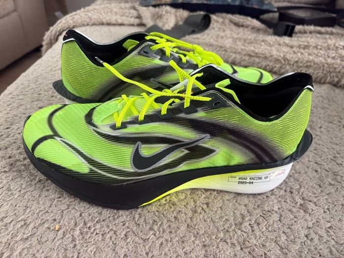 Vaporfly 4s size 11UK NEW