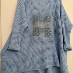 Delightful Blue Sloppy Joe jumper with shiny motif