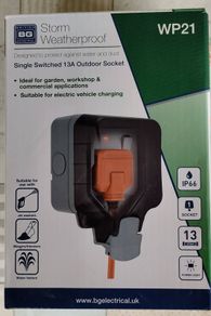 Outdoor socket
