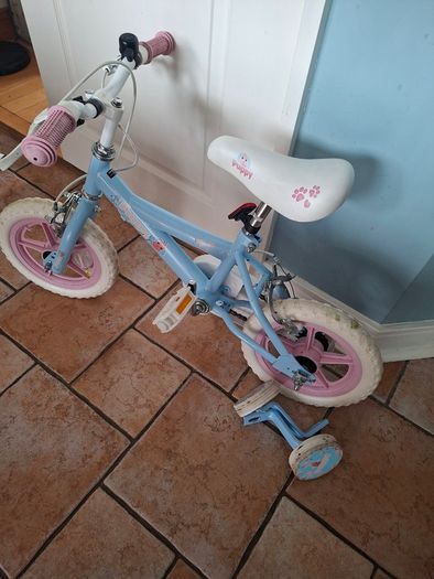 Girls bike