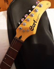 cort electric guitar and amp, save fifty euro short term