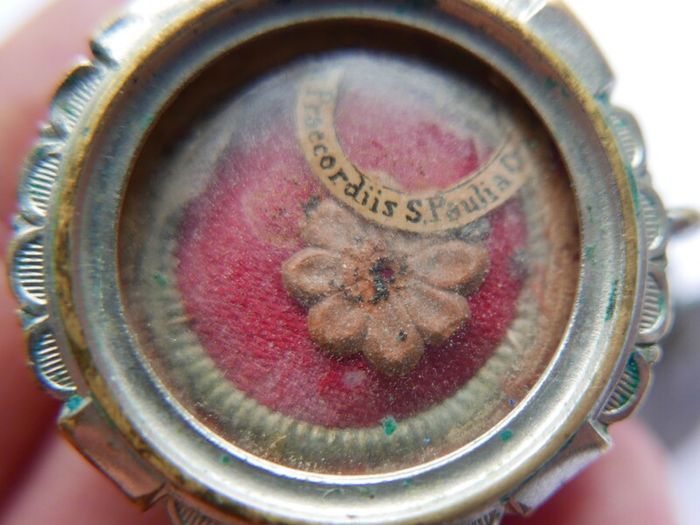 Antique Relic of Ex Praecordiis S.Paulia - Reliquary - Saint