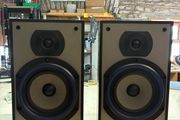 B&amp;W DM110 Speakers