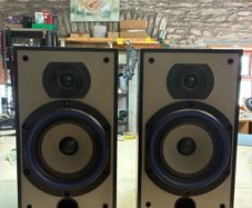 B&W DM110 Speakers