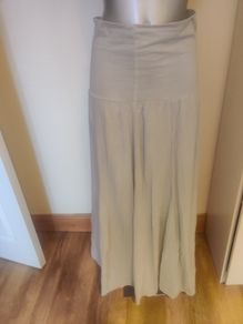 Lovely italian light grey maxi high waisted skirt size UK 14/16 EU42/44 Postage included