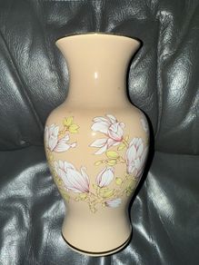 Sadler "Magnolia" Vase