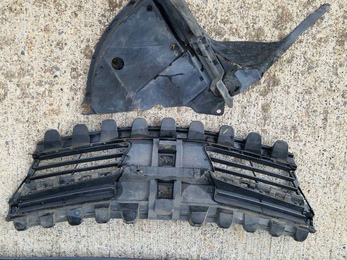 Toyota grill and other parts