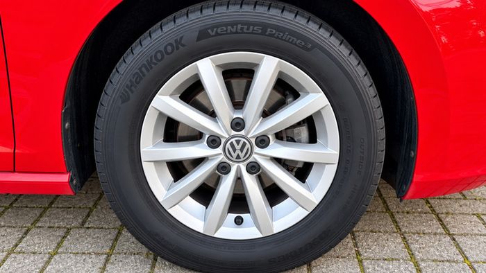 16" alloy wheels