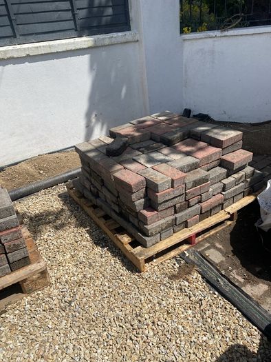 FREE Bricks