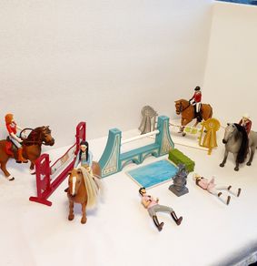 Fantastic Bundle Schleich Horses, Riders & Jumps