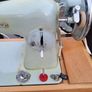 sewing machine Image 6