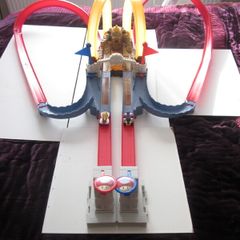 Hot Wheels Mario Kart Bowsers Castle