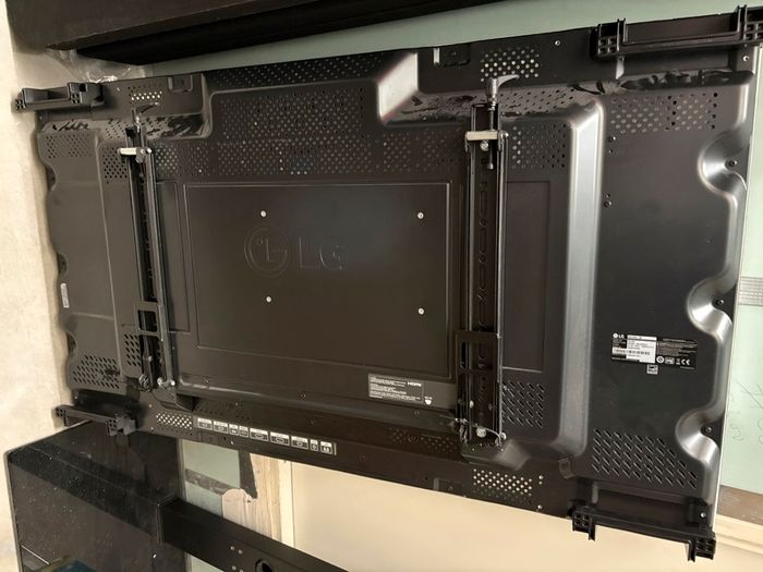 LG 55LV35A-5B pro screens for Video Wall