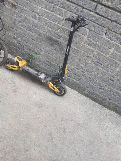 Electric scooter