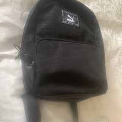Small PUMA back pack (brand new)