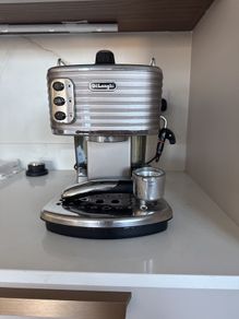 DeLonghi Coffee machine