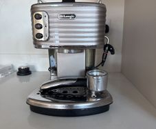 DeLonghi Coffee machine