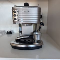 DeLonghi Coffee machine