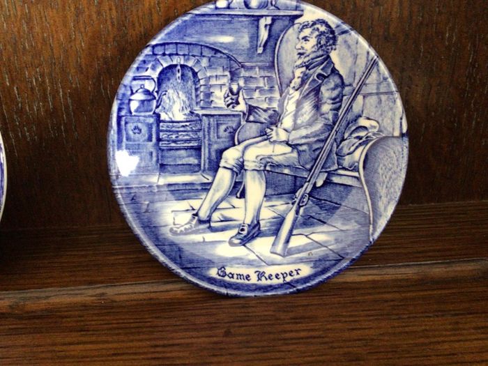 3 Vintage blue & White Wedgwood mini picture plates