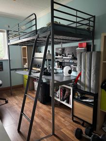 IKEA svarta loft bed with desk 90x200 cm