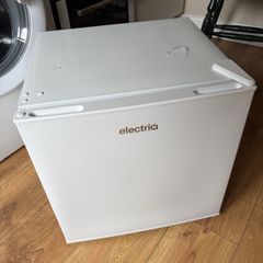 Electriq Small Freezer