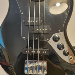 squire vintage modified jaguar short scale bass.