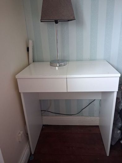 Vanity desk