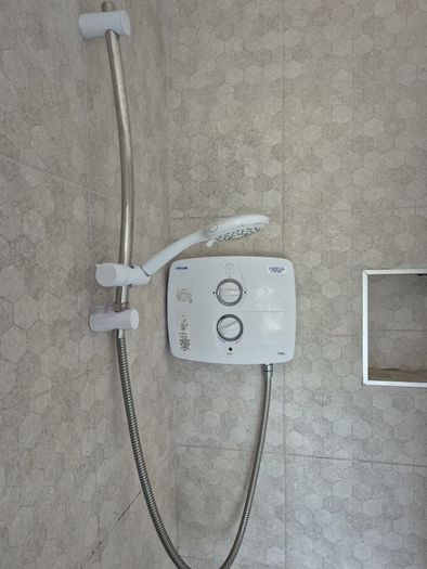 Electric shower Triton T90sr