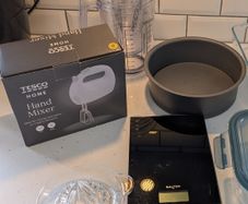 Baking supplies, handmixer, kitchen scale